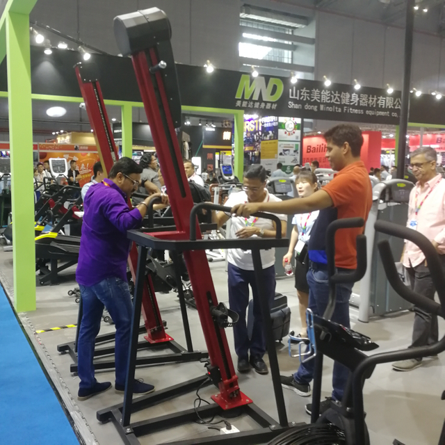 آلة التسلق العمودي الآلية MND-W200 | سلسلة كهربائية مدفوعة متسلق | اللياقة البدنية MND