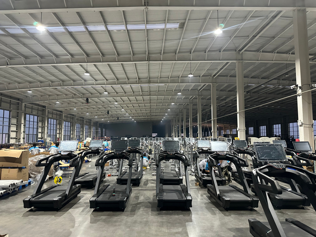 جهاز الجري التجاري MND-X710 3 حصان (شاشة LED) | جهاز المشي الرياضي المدمج | اللياقة البدنية MND